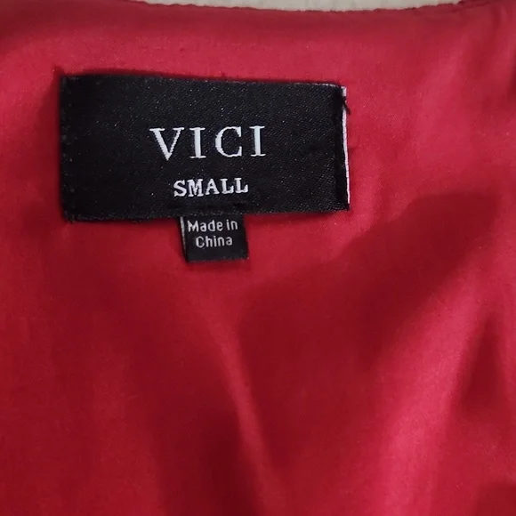 VICI WOMEN'S DREES SIZE SMALL.  COLOR RED - VINE. - Picture 2 of 9